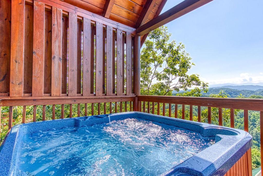 A Higher Calling, 1089 Of Free Area Attraction Tickets For Each Paid Day, Dollywood And More! Pigeon Forge Esterno foto
