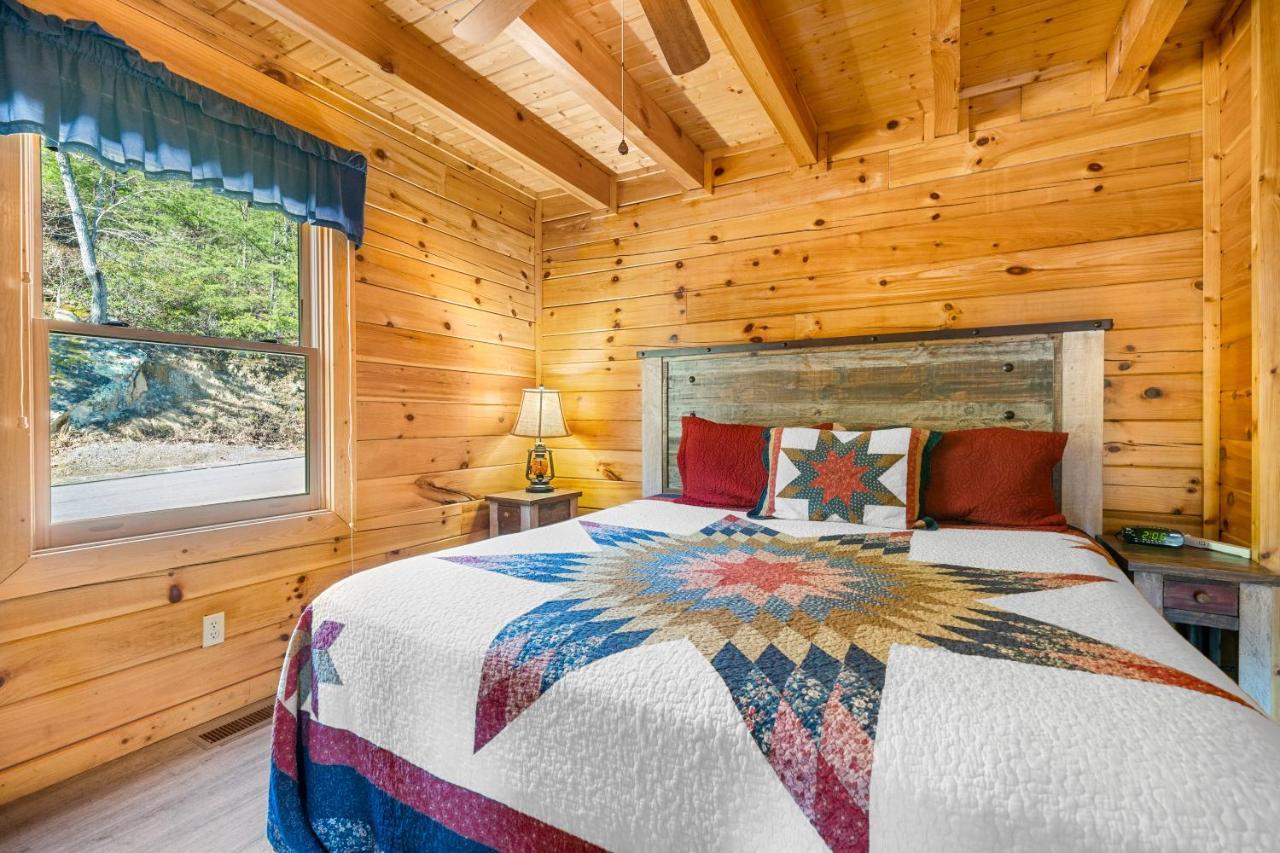 A Higher Calling, 1089 Of Free Area Attraction Tickets For Each Paid Day, Dollywood And More! Pigeon Forge Esterno foto