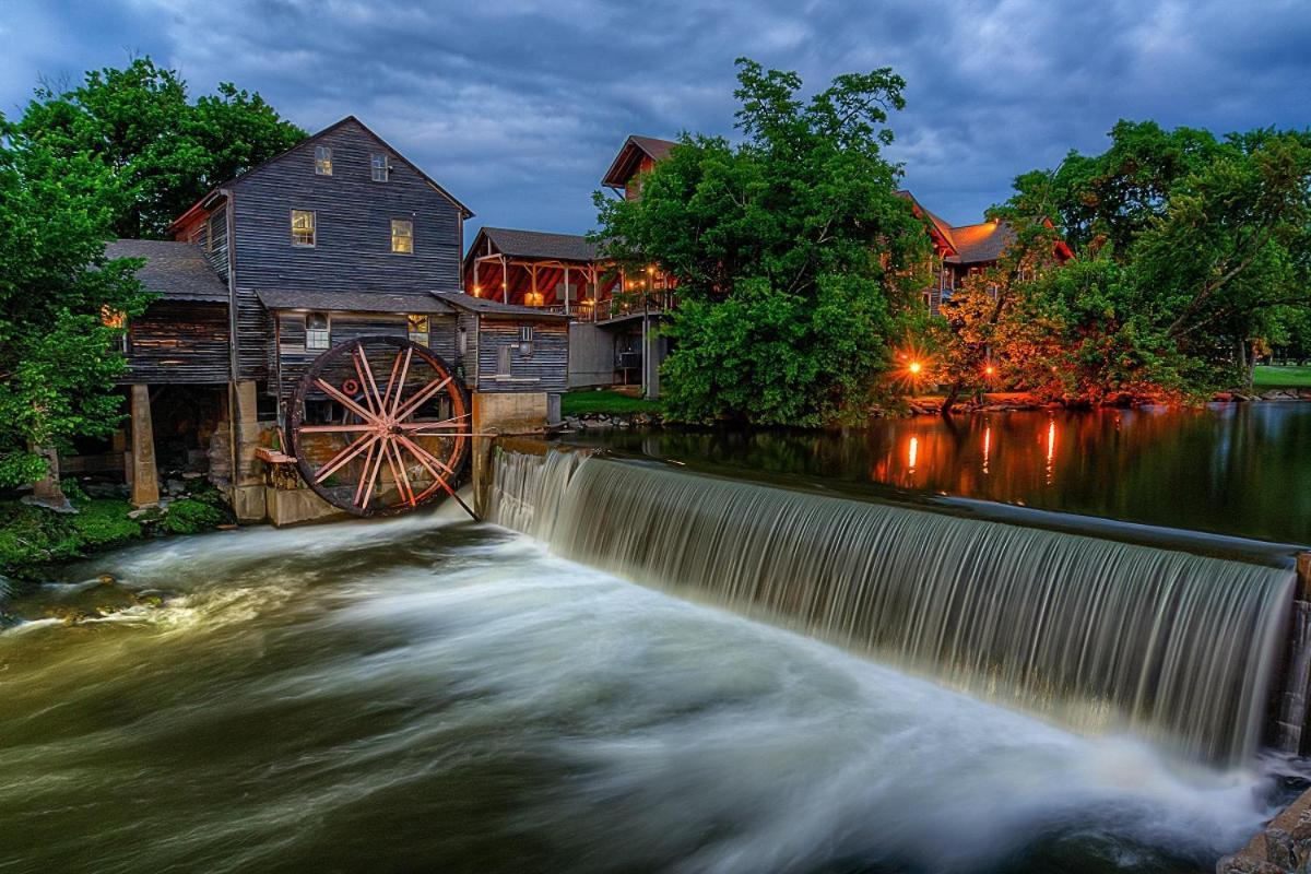 A Higher Calling, 1089 Of Free Area Attraction Tickets For Each Paid Day, Dollywood And More! Pigeon Forge Esterno foto