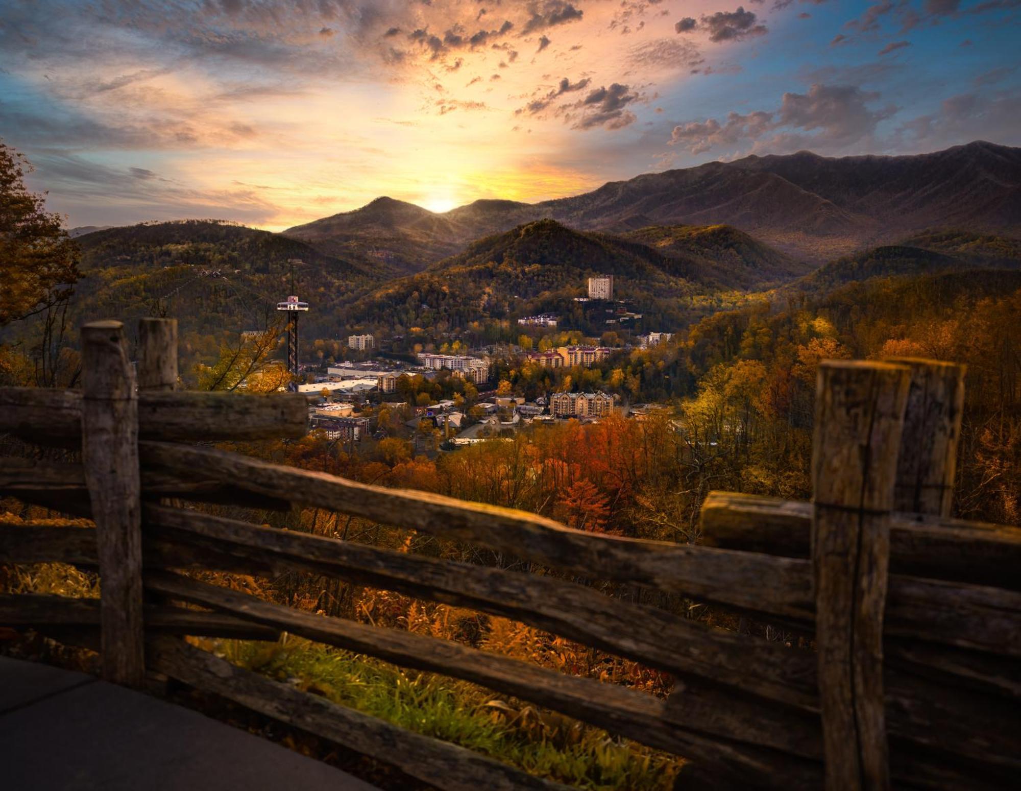 A Higher Calling, 1089 Of Free Area Attraction Tickets For Each Paid Day, Dollywood And More! Pigeon Forge Esterno foto